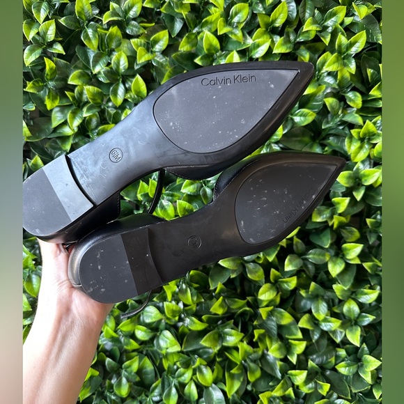 Calvin Klein Flats NWOT - Picture 2 of 8